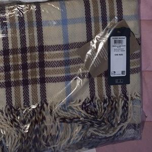 NWT Brown/red/blue Burberry scarf